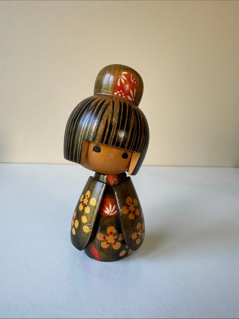 Bundle of 3 Hand Painted Vintage Japanese Kokeshi Dolls - Natural Wood - Picture 11 of 14
